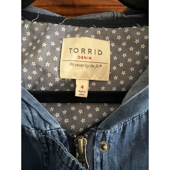 Torrid Women's Plus Size Blue Denim Anorak Jacket Size 4 4X - Picture 4 of 6